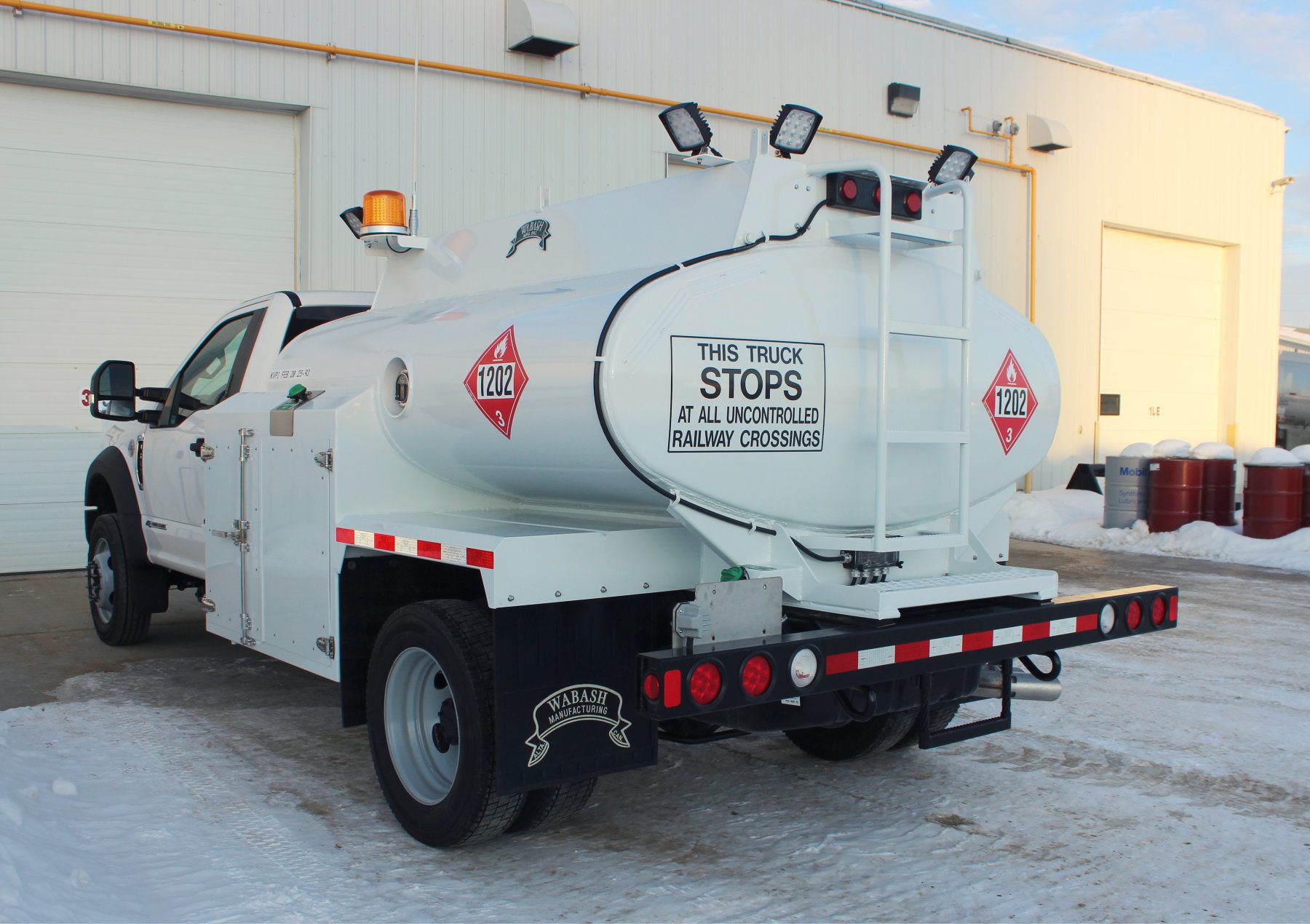 FUEL TRUCKS Wabash Mfg. Inc.